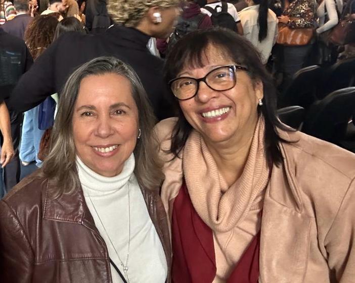 Servidoras da Prefeitura de Niterói são homenageadas; programa Poupança Escola é um dos destaques